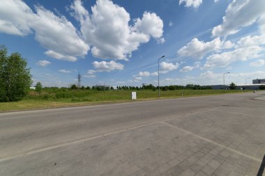 çamur ormanda yaz ısı perspektifte kırsalında iziyle boş çakıl yol