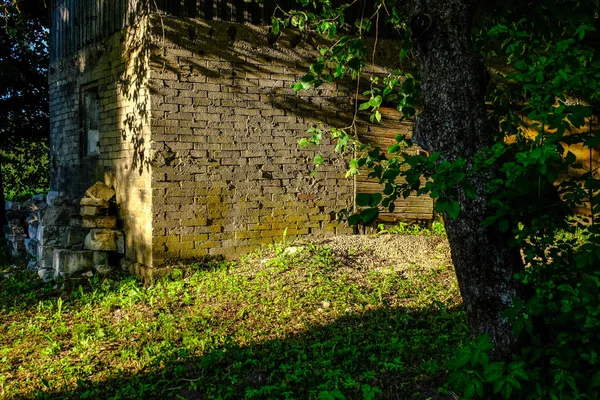 Verlassene Ruinen Eines Alten Steingebäudes Der Landschaft Lettlands Sommer Mit — Stockfoto