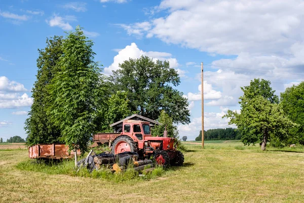 Detail Van Rode Trekker Platteland Motoronderdelen Banden — Stockfoto