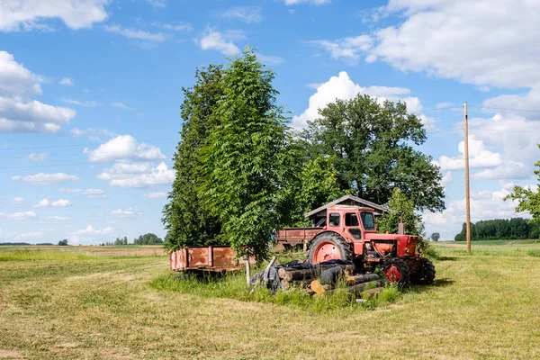 Detail Van Rode Trekker Platteland Motoronderdelen Banden — Stockfoto