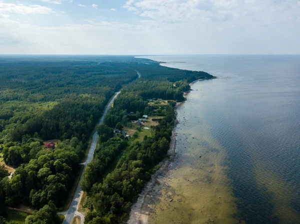 Drone Kép Légi Felvétel Balti Tenger Partján Sziklák Szárazföldi Víz — Stock Fotó