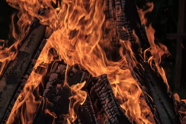 Lasy Palenie Kominku Ciepłe Ciepła Ogień Ciemności Camping Przyrodzie Okresie — Zdjęcie stockowe