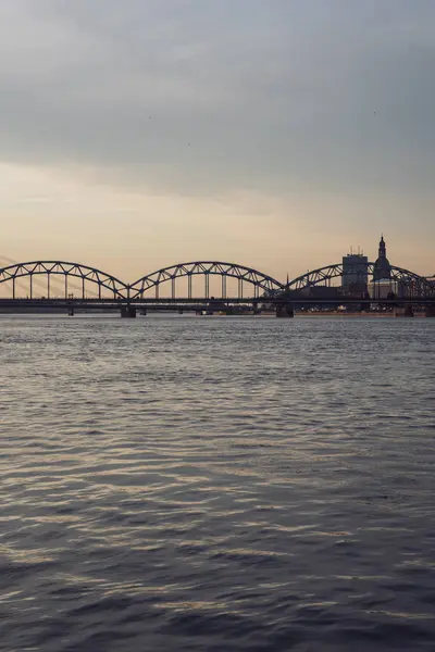 Panorama Města Riga Podzim Mosty Řeky Daugava Popředí — Stock fotografie