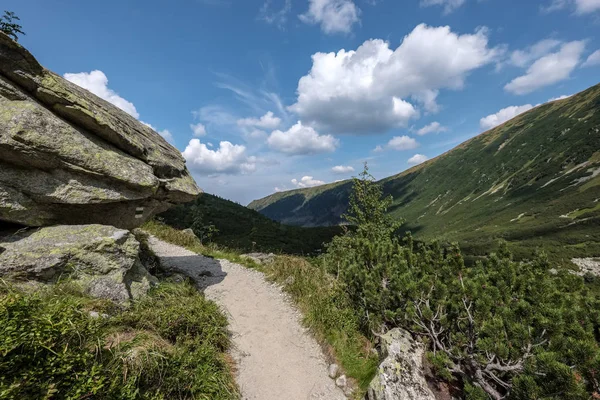 Πεζοπορική Διαδρομή Στην Κορυφή Του Βουνού Τάτρα Σλοβακία Δυτικά Καρπάθια — Φωτογραφία Αρχείου