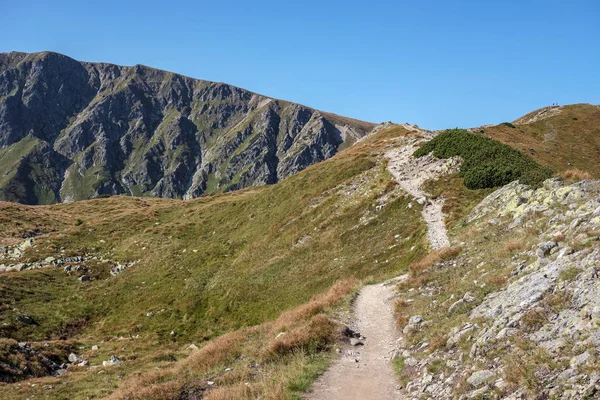 Turistická Trasa Vrcholu Hory Tatry Slovensko Západní Karpaty Prvních Podzimních — Stock fotografie