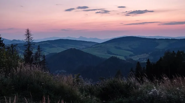 Nádherný západ slunce v horách Tatra, Slovensko — Stock fotografie
