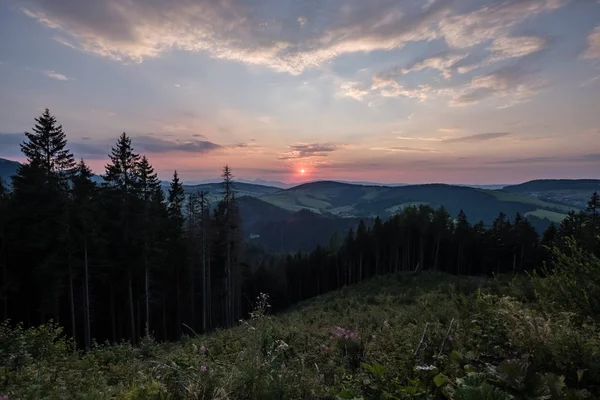 Nádherný západ slunce v horách Tatra, Slovensko — Stock fotografie