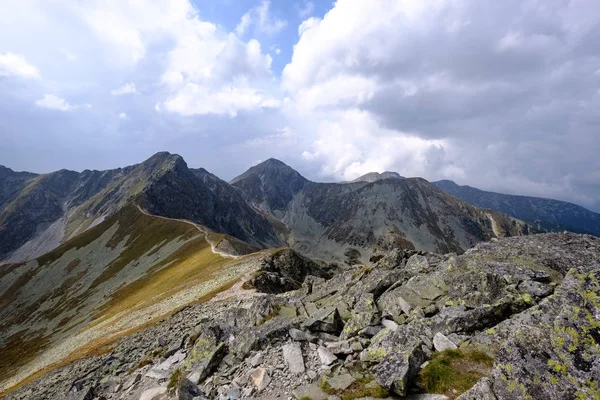 Μονοπάτι Πεζοπορίας Στα Βουνά Τάτρα Σλοβακία Ορεινή Θέα Στα Τέλη — Φωτογραφία Αρχείου