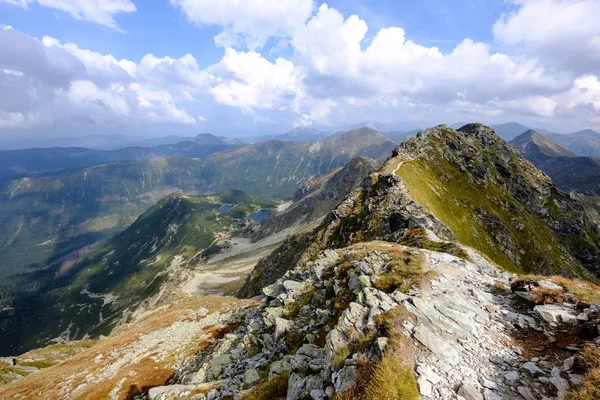 Szlak Tatrach Słowacji Zobacz Mounatin Późnym Latem Przed Jesienią Jasne — Zdjęcie stockowe