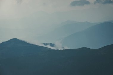 Batı Karpat sis dağ başında içinde sonbaharda kaplı 