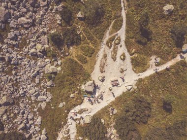 Slovakya, Zuberec ve Habovka köyleri kırsal dağ alanının havadan görünümü 