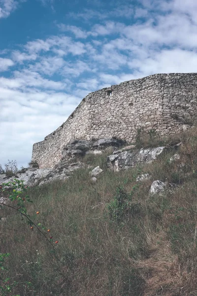 Ruínas Castelo Abandonado Velho Penhasco Com Tijolos Pedra Detalhes Arquitetura — Fotografia de Stock