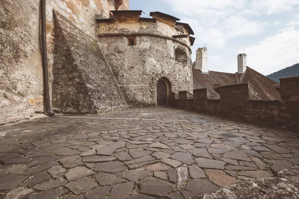 Ruinas Del Viejo Castillo Abandonado Acantilado Con Ladrillos Piedra Detalles — Foto de Stock