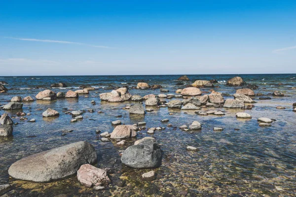 Kamenné Moře Pláž Slunečný Den — Stock fotografie