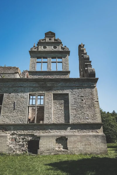 Ruinas Antigua Mansión Casa Abandonada Con Ladrillos Amarillos Piedra Principios — Foto de Stock