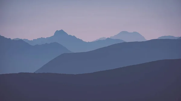 Westelijke Karpaten Bergtoppen Herfst Vallen Nevel Wolken — Stockfoto