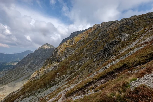 Horské Panorama Vrcholu Píku Banikov Slovenských Tatrách Skalnaté Krajiny Stíny — Stock fotografie