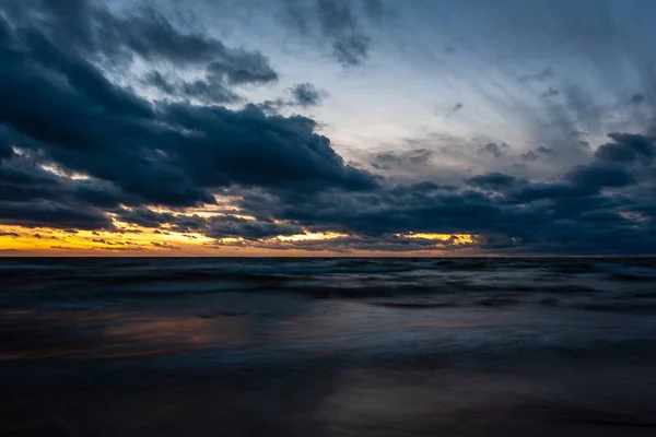 Morze Plaża Wyprane Fale Wody Teksturą Obrazu Streszczenie Długi Czas — Zdjęcie stockowe