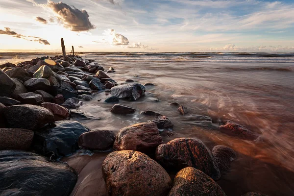 Moře Kameny Myjí Vlny Vody Abstraktní Obraz Texturou Dlouhé Expozice — Stock fotografie