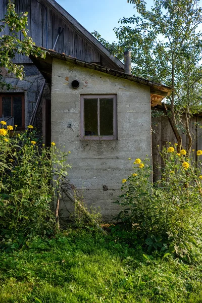 Altes Ländliches Holzklo Haus Mit Herzförmigem Loch Den Türplanken — Stockfoto