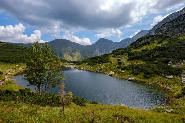 Panoramatický Pohled Horské Jezero Pozdním Létě Slovenských Karpatech Tatra Odrazy — Stock fotografie