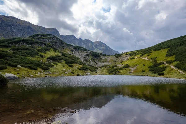 Vista Panorámica Del Lago Montaña Finales Verano Cárpato Eslovaco Tatra —  Fotos de Stock