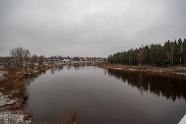 Rio Gauja Perto Valmiera Com Falésias Arenito Água Calma Início — Fotografia de Stock