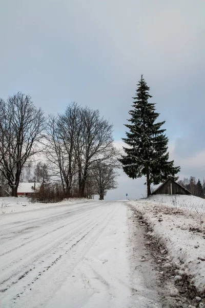 Χιόνι Και Τον Πάγο Που Καλύπτονται Δρόμο Στην Ύπαιθρο Χειμώνα — Φωτογραφία Αρχείου