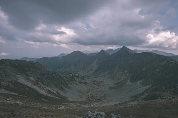 Όμορφο Ορεινό Πανόραμα Από Την Κορυφή Της Κορυφής Banikov Στα — Φωτογραφία Αρχείου