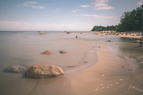 Güzel Sahil Çakıl Taşları Ile Doğal Görüntüsünü — Stok fotoğraf