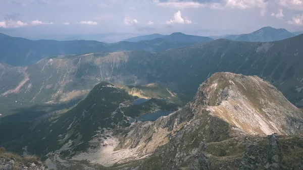Όμορφο Ορεινό Πανόραμα Από Την Κορυφή Της Κορυφής Banikov Στα — Φωτογραφία Αρχείου