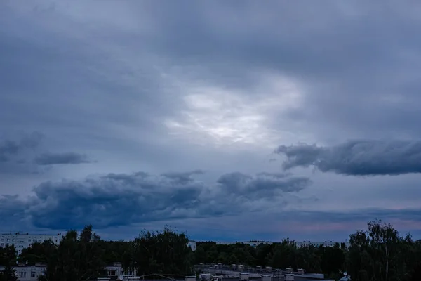 Storm Moln Bildas Över Landsbygden Och Fält — Stockfoto