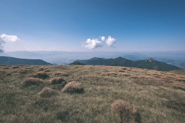 Góry Skaliste Szczyty Szlaki Jesienią Tatry Słowackie Karpaty Zachodnie Błękitne — Zdjęcie stockowe