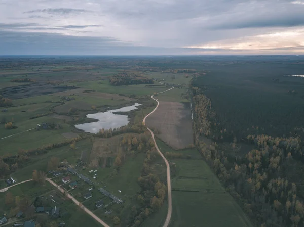 Drone Bild Flygfoto Över Landsbygden Med Grusväg Höstens Färgade Fält — Stockfoto