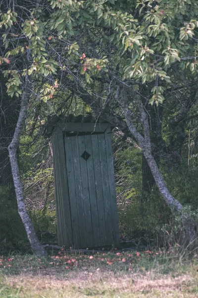 Vecchia Casa Toilette Campagna Legno Con Foro Forma Cuore Nelle — Foto Stock