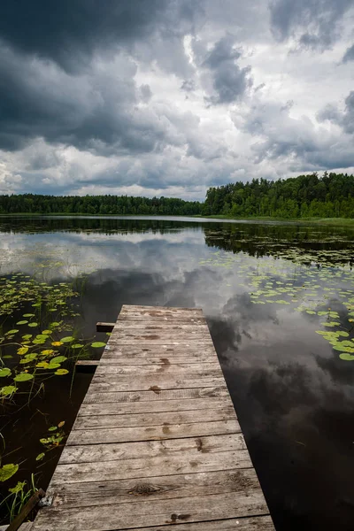 Plan Panoramique Jetée Bois Sur Lac Par Temps Nuageux — Photo