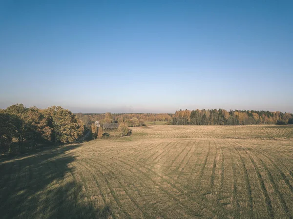 Κηφήνας Εικόνα Αεροφωτογραφία Της Αγροτικής Περιοχής Χωράφια Και Δάση Συννεφιά — Φωτογραφία Αρχείου