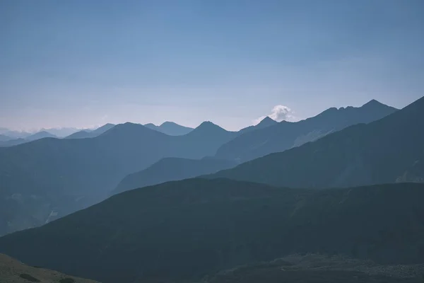 Західні Гірські Вершини Під Хмарним Небом Восени — стокове фото