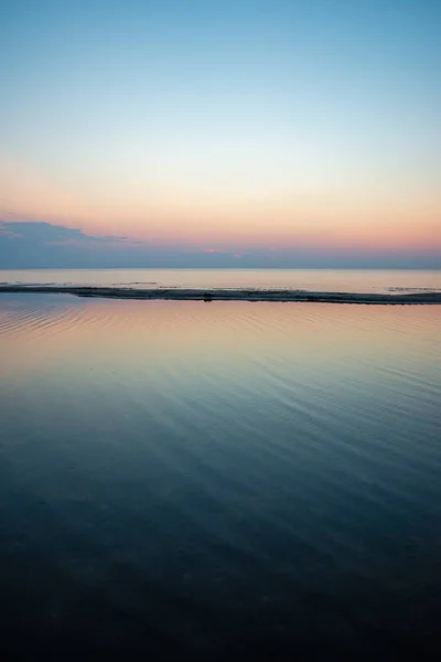 Calmo Tramonto Blu Acque Limpide Nel Mare Baltico Immagine Minimalista — Foto Stock