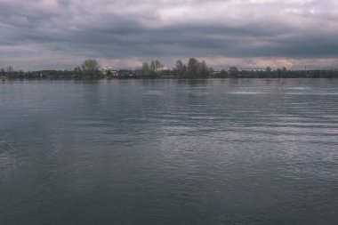 Taş, gündüz ile deniz plaj