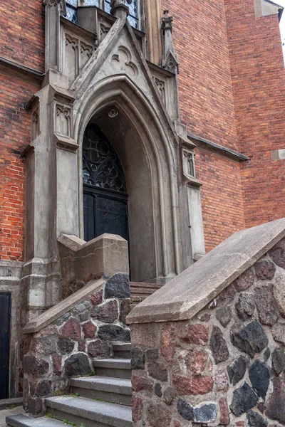 Starego Kamienia Czerwonej Cegły Kościół Szczegóły Elementy Architektury — Zdjęcie stockowe