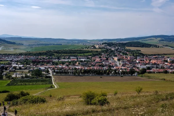 Tetti Paese Villaggio Slovacchia Con Montagne Sullo Sfondo — Foto Stock