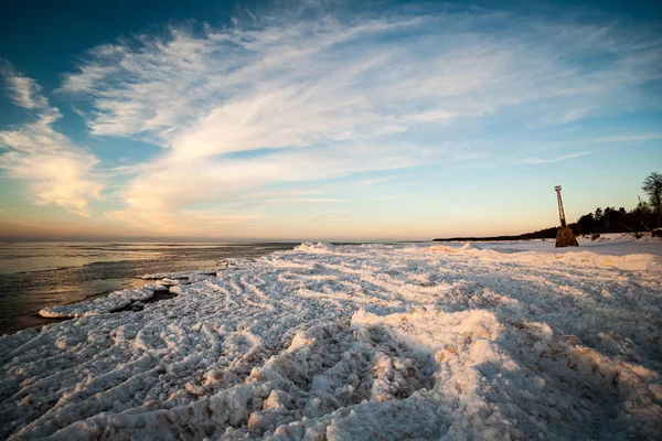 Malerischer Blick Auf Das Gefrorene Meer Und Die Verschneite Küste — Stockfoto