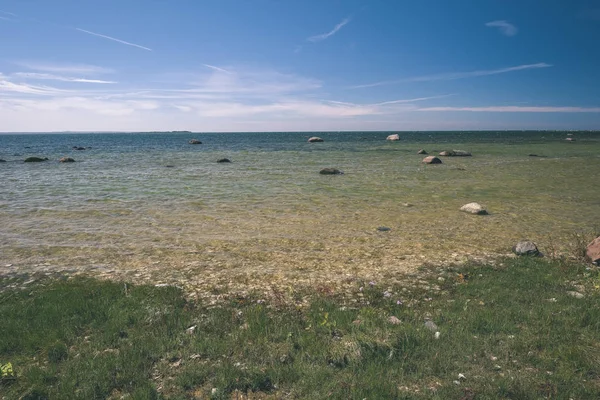 Zobrazit Břehu Moře Kameny Vodě — Stock fotografie