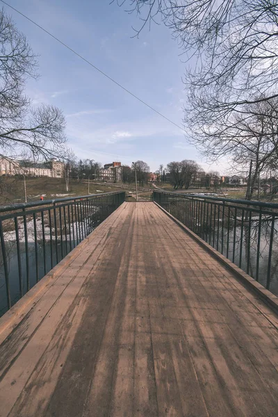 Einfache Ländliche Waldstraße Perspektive Mit Laub Und Bäumen Drumherum Vintage — Stockfoto