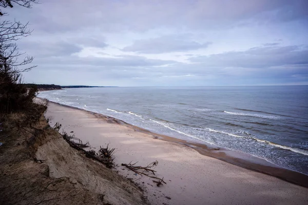 Nuages Orageux Formant Sur Plage Mer Claire Avec Des Roches — Photo