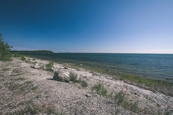 Вид Морський Берег Камінням Воді — стокове фото