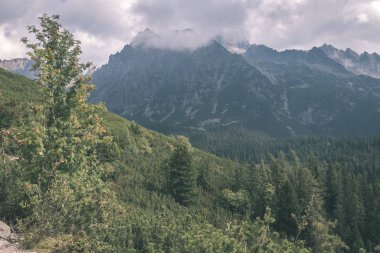 Batı Karpat Dağları bulutlu gün Tatra yürüyüş rotaları