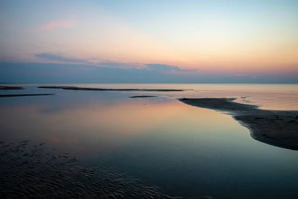 Baltık Denizi Temiz Üzerinde Sakin Mavi Günbatımı Düz Ufuk Çizgisi — Stok fotoğraf