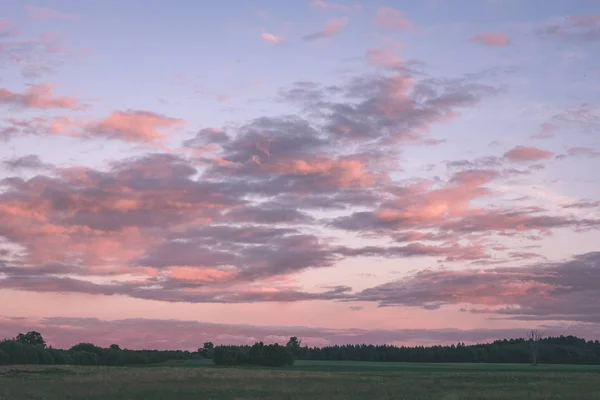 Nubes Tormenta Que Forman Sobre Campo Los Campos Con Carreteras — Foto de Stock